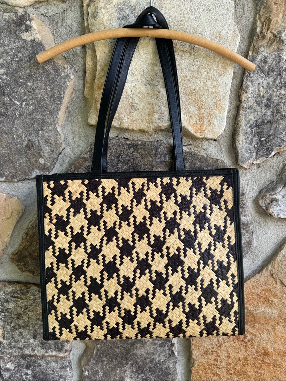 Woven Houndstooth Tote Bag in Black and Natural Raffia